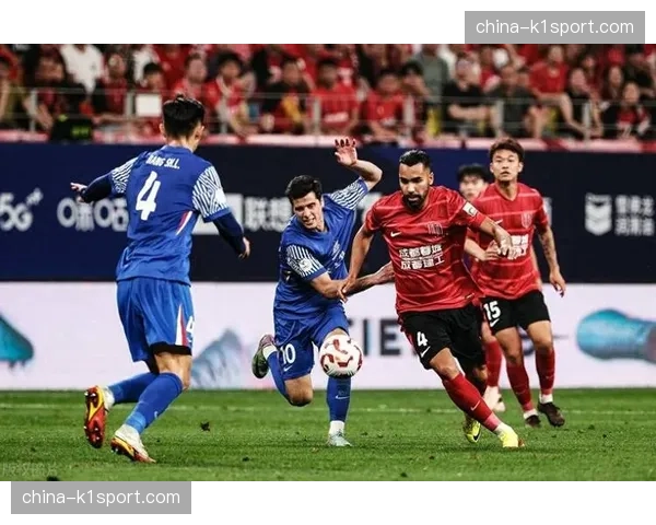 成都蓉城公布对阵河南队大名单：四外援齐整，归化球员伤愈复出